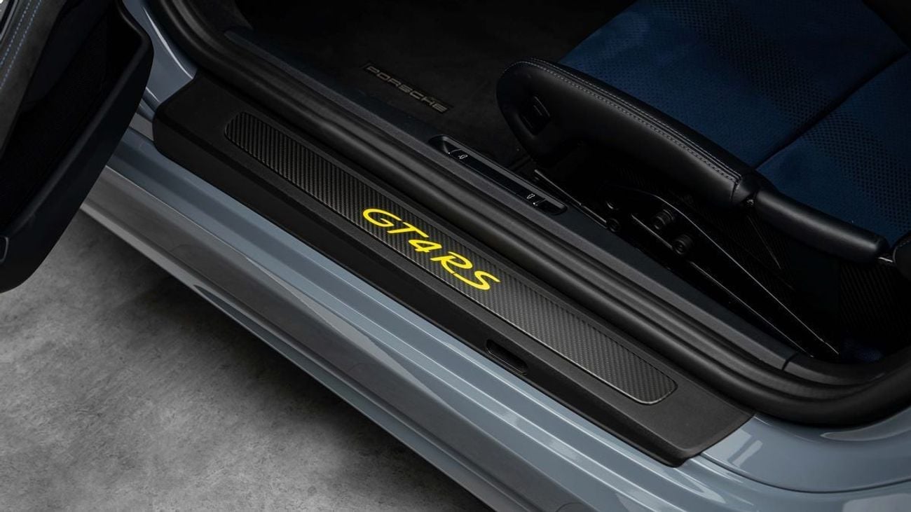 بورش كايمان GT4 RS Weissach - 2022 - GCC Specs - Under Warranty