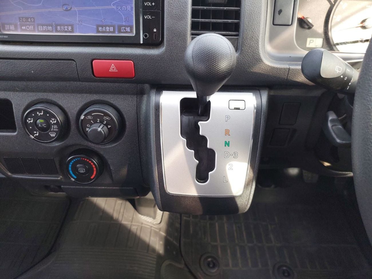 Toyota Hiace (RAMADAN OFFER) TOYOTA HIACE VAN RHD 2015 MODEL 3.0 L DIESEL AUTOMATIC(PM16503)