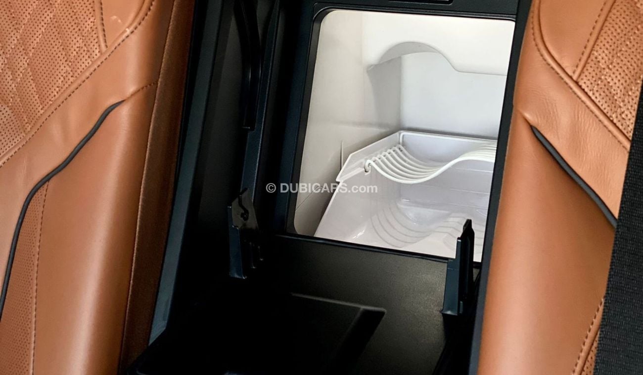 بي أم دبليو 750Li Li  XDrive