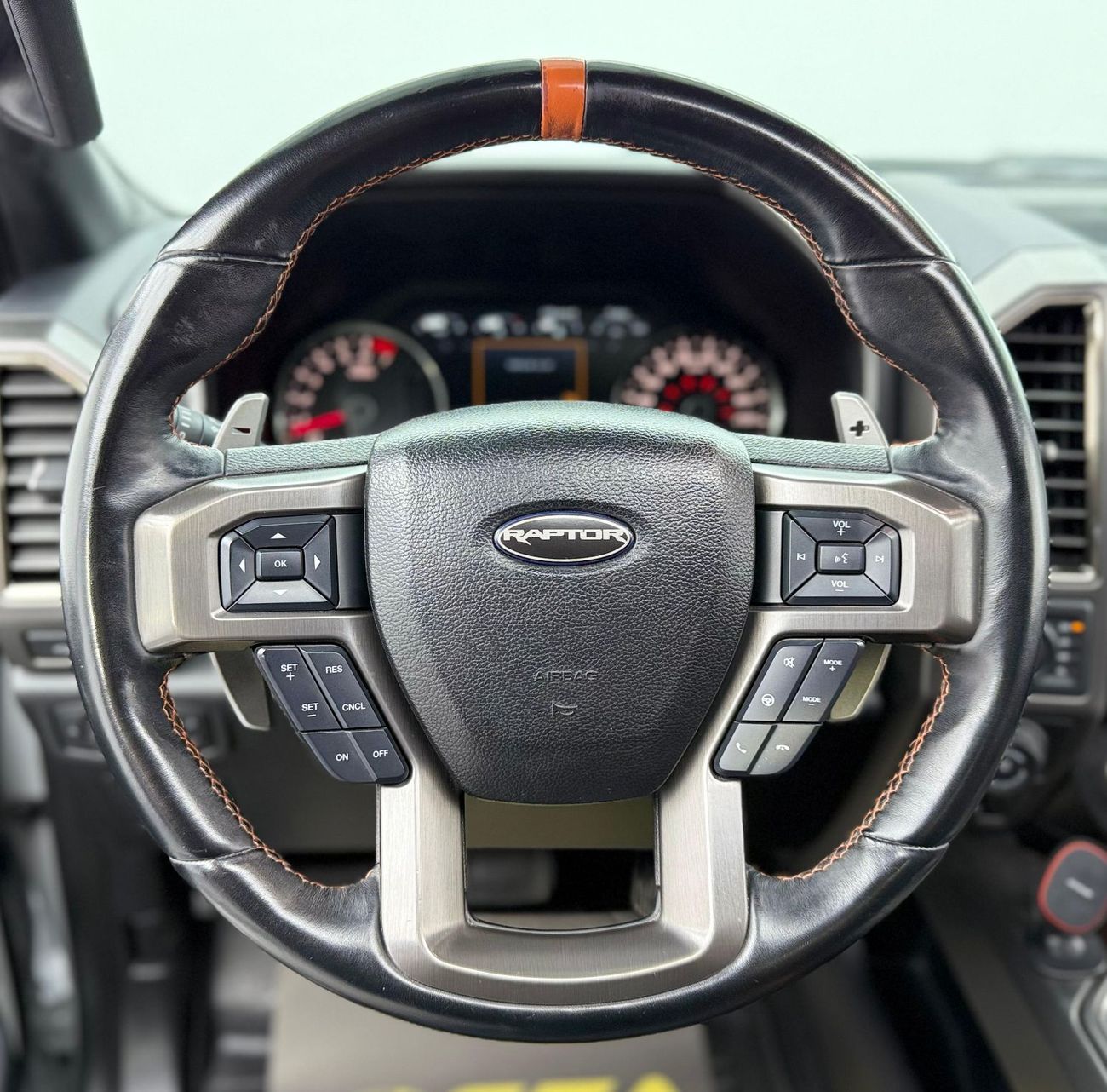 Ford F 150 Raptor 2017 Ford F-150 Raptor, Service History, Excellent Condition, GCC