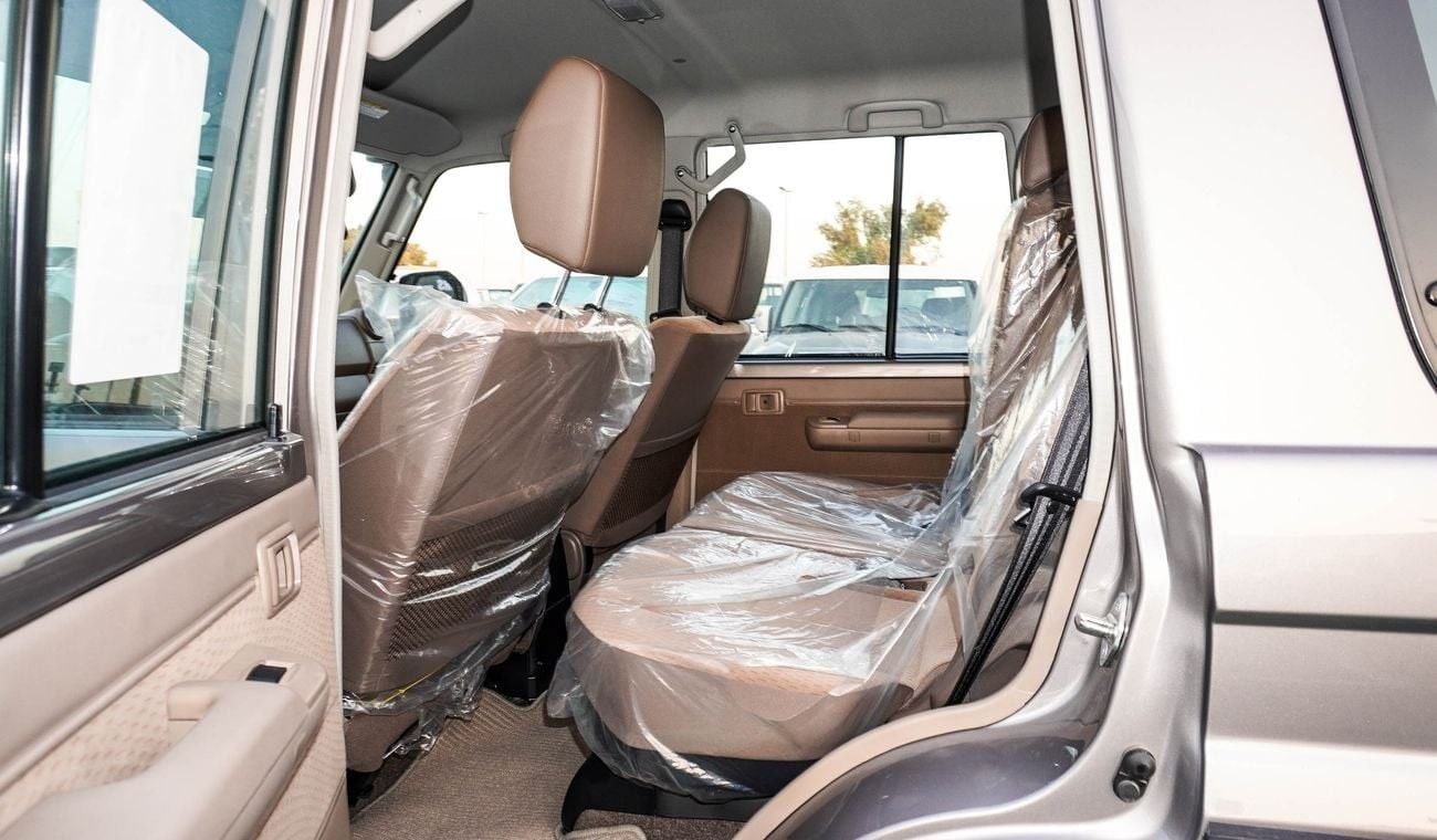 Toyota Land Cruiser 70 4.0L V6 M/T