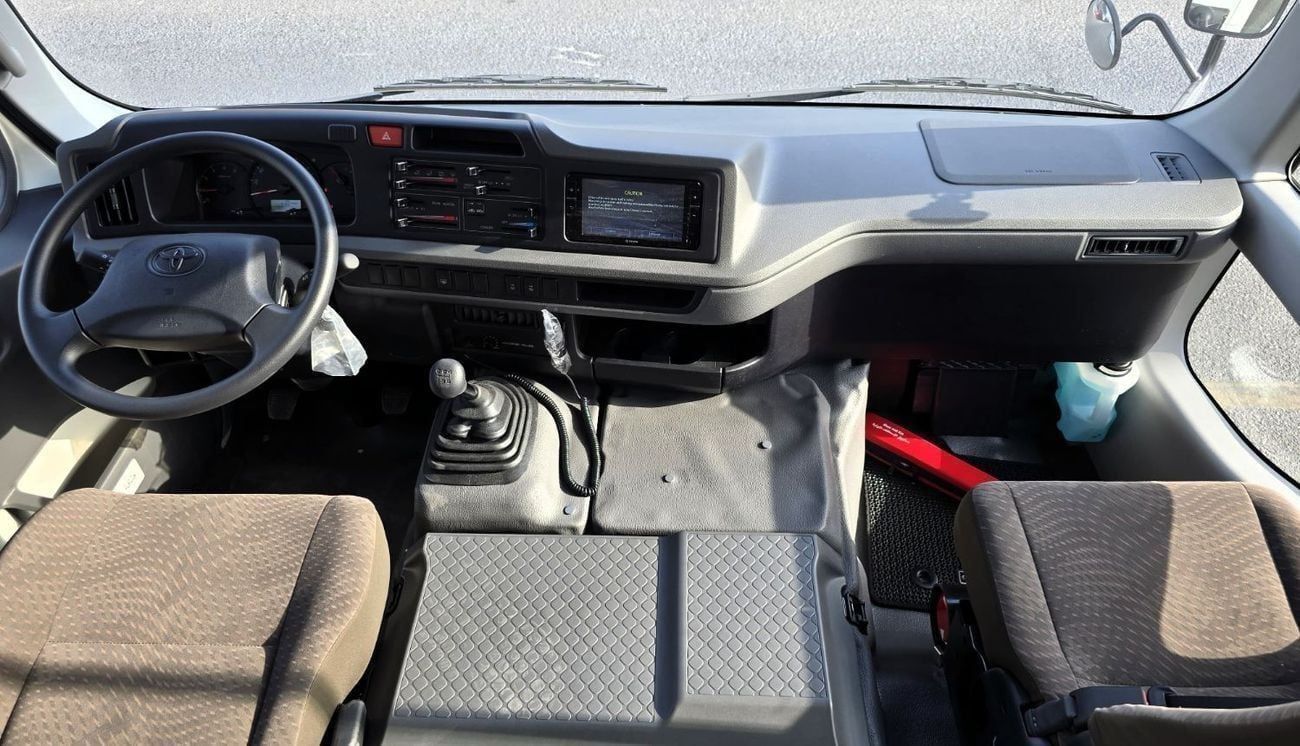 تويوتا كوستر AL FUTAIM - TOYOTA COASTER DIESEL 4.0 MT - AUTO DOOR - 23 SEATER -  2026 MODEL