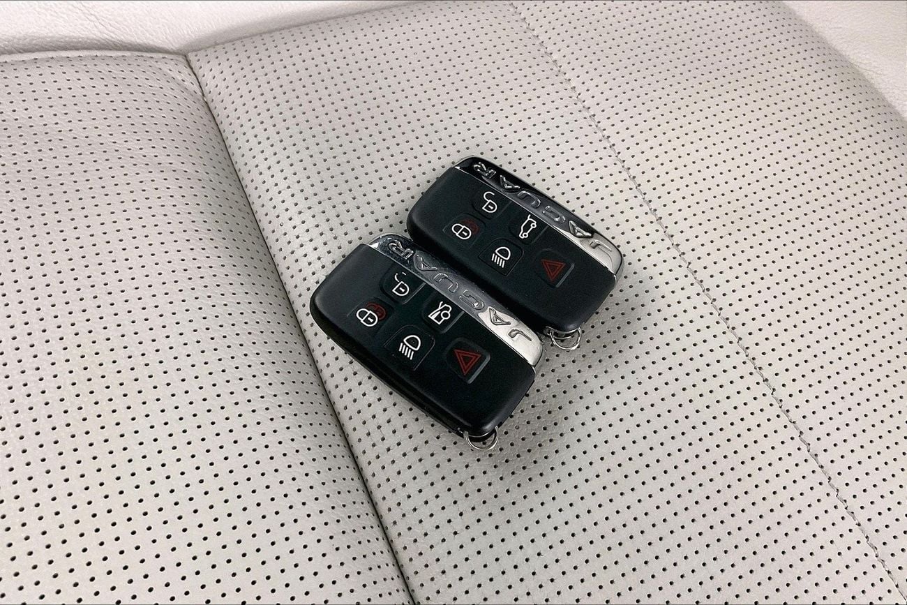 جاكوار F بيس R-Sport | عرض العيد الحصري | خالية من أضرار الفيضانات