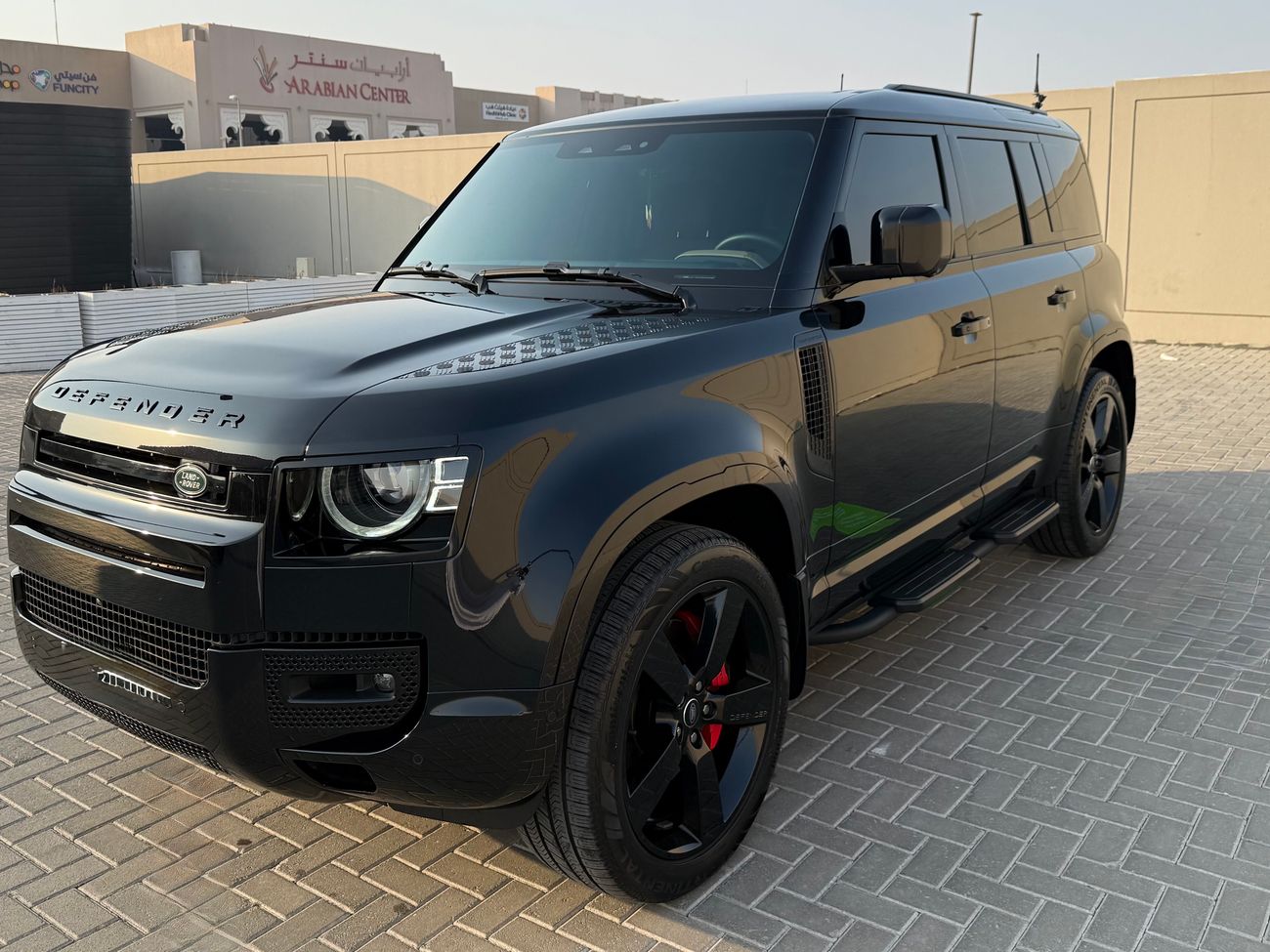 لاند روفر ديفندر X DYNAMIC BLACK EDITION GCC DUBAI AL TAYER