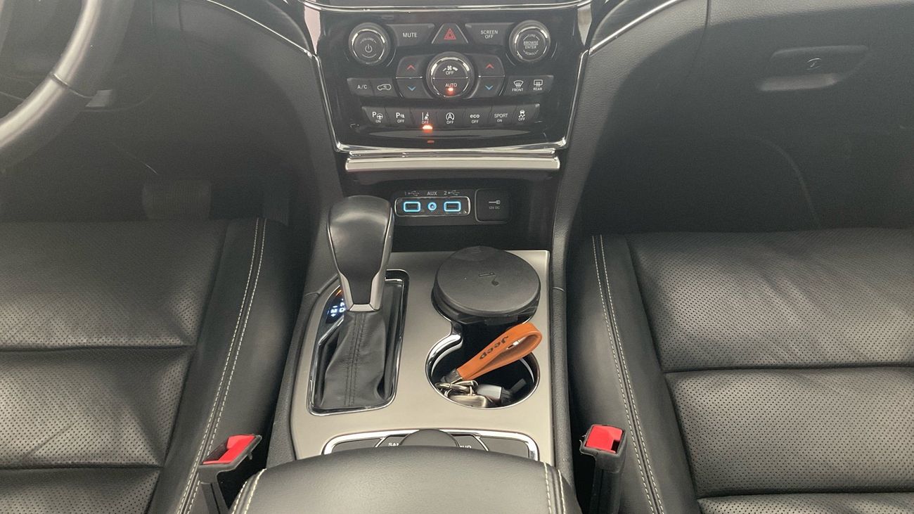 جيب جراند شيروكي 3.6 80TH ANNIVERSARY 4WD AUTO | شامل الضمان | 0 ﺪﻔﻋﺓ ﺃﻮﻟﻯ