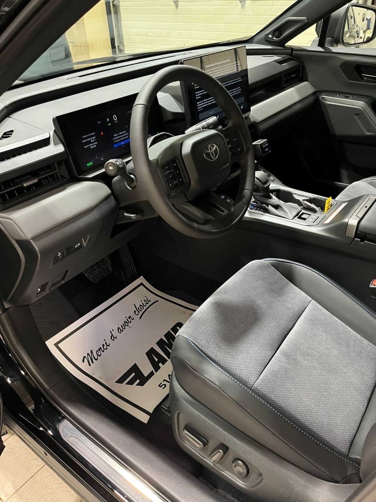 تويوتا راف ٤ XSE 2.5 L HYBRID