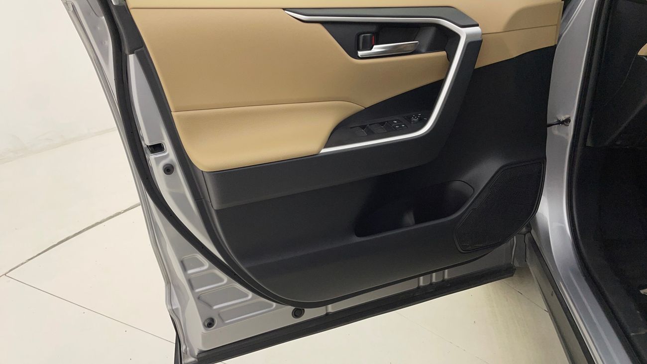 تويوتا راف ٤ VX 2.5 | بدون دفعة مقدمة | اختبار القيادة في المنزل