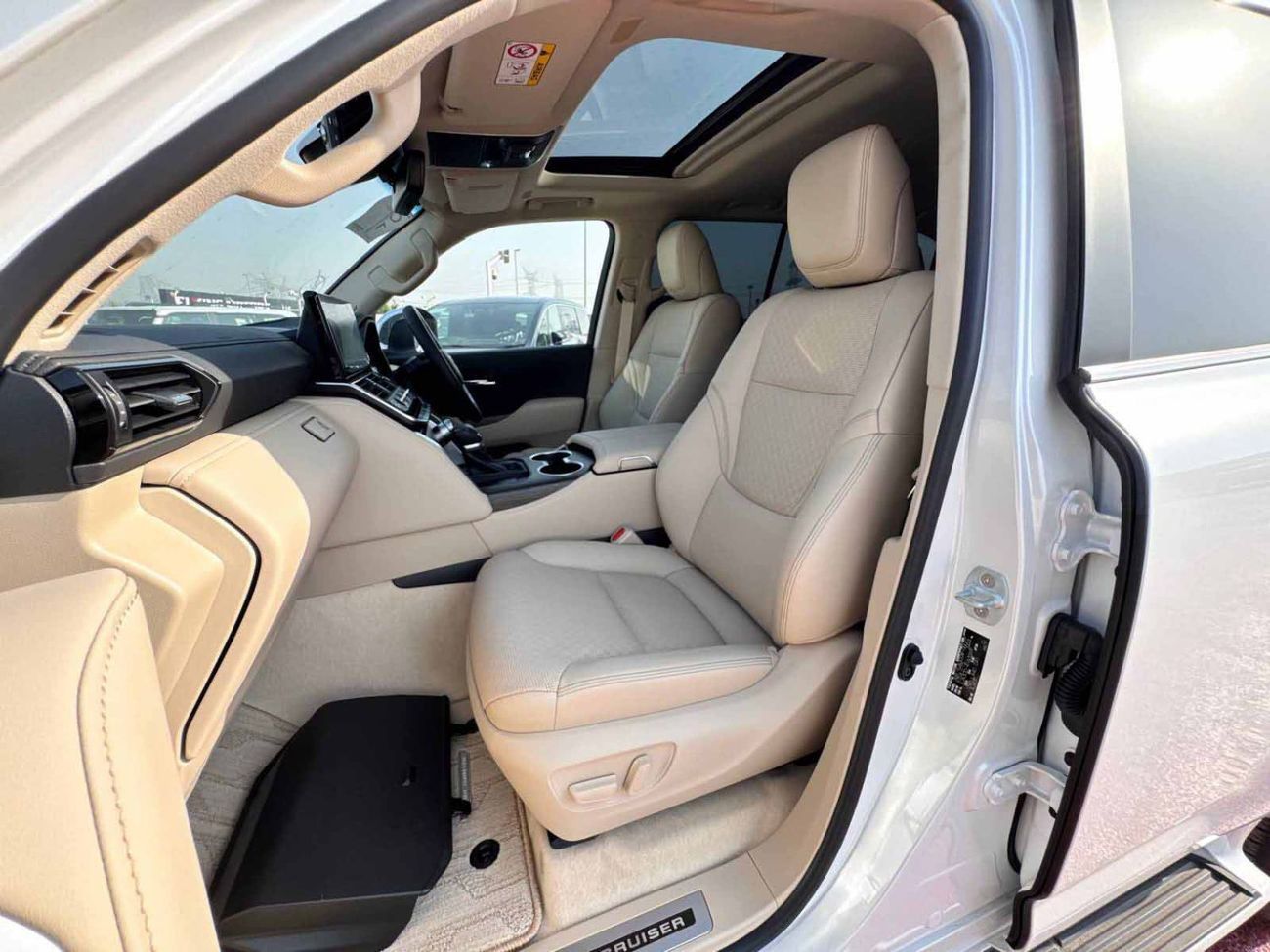 Toyota Land Cruiser 2024 (RIGHT HAND DRIVING) LAND CRUISER 300 ZX 3.5L PETROL 7-SEATS BRAND NEW 0KM FOR EXPORT ONLY