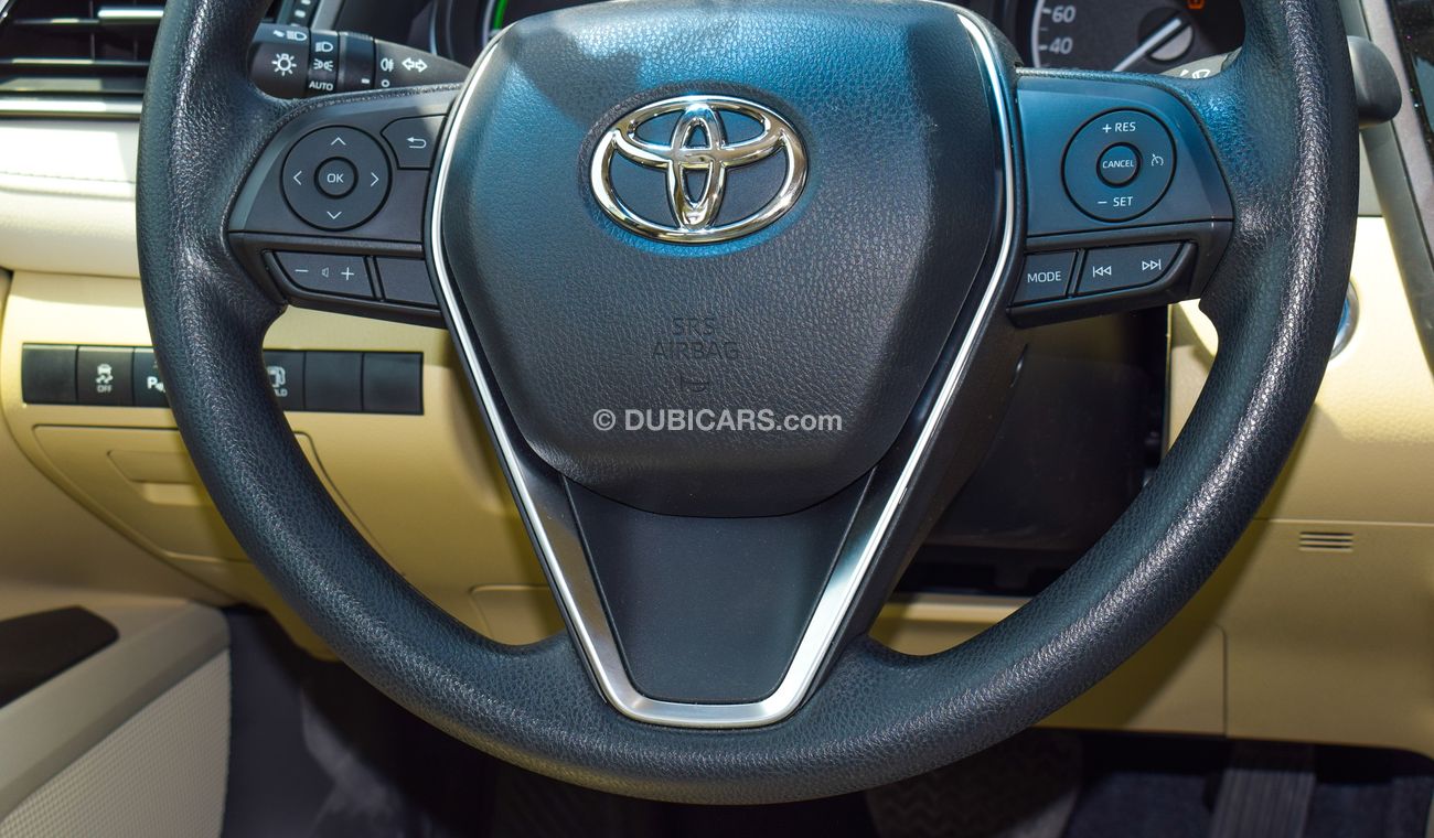 Toyota Camry LE 2.5L HYBRID