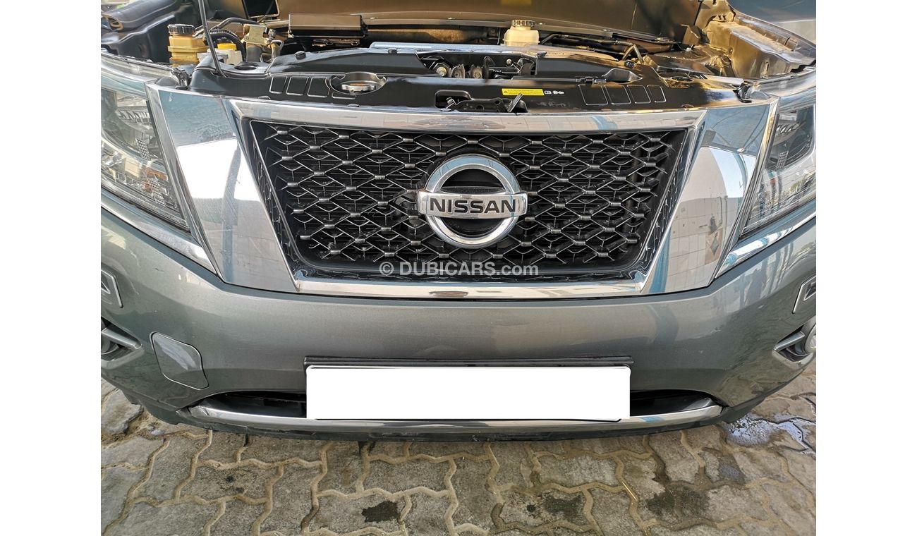 Nissan Pathfinder Pathfinder 3.5 SV 4WD AT + Navigation, SV 6 Cylinders 3.5L CVT transmission  Top of the range. Full