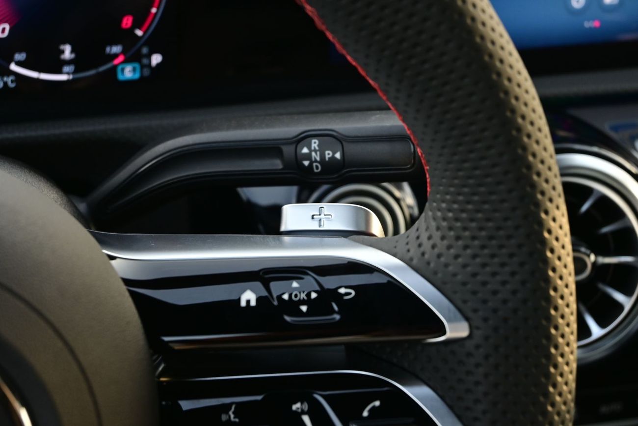 مرسيدس بنز A 200 Mercedes-Benz A200L 1.3L Turbo Petrol, Model 2025 Color White