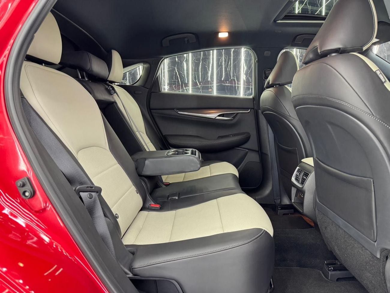 إنفينيتي QX55 LUXE