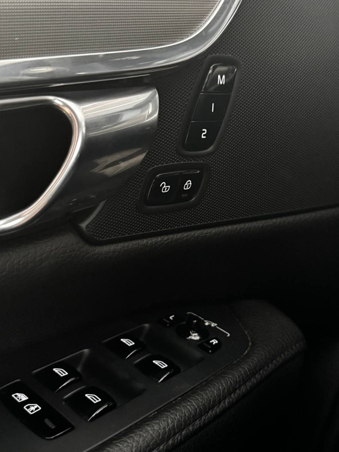 Volvo S90 MOMENTUM