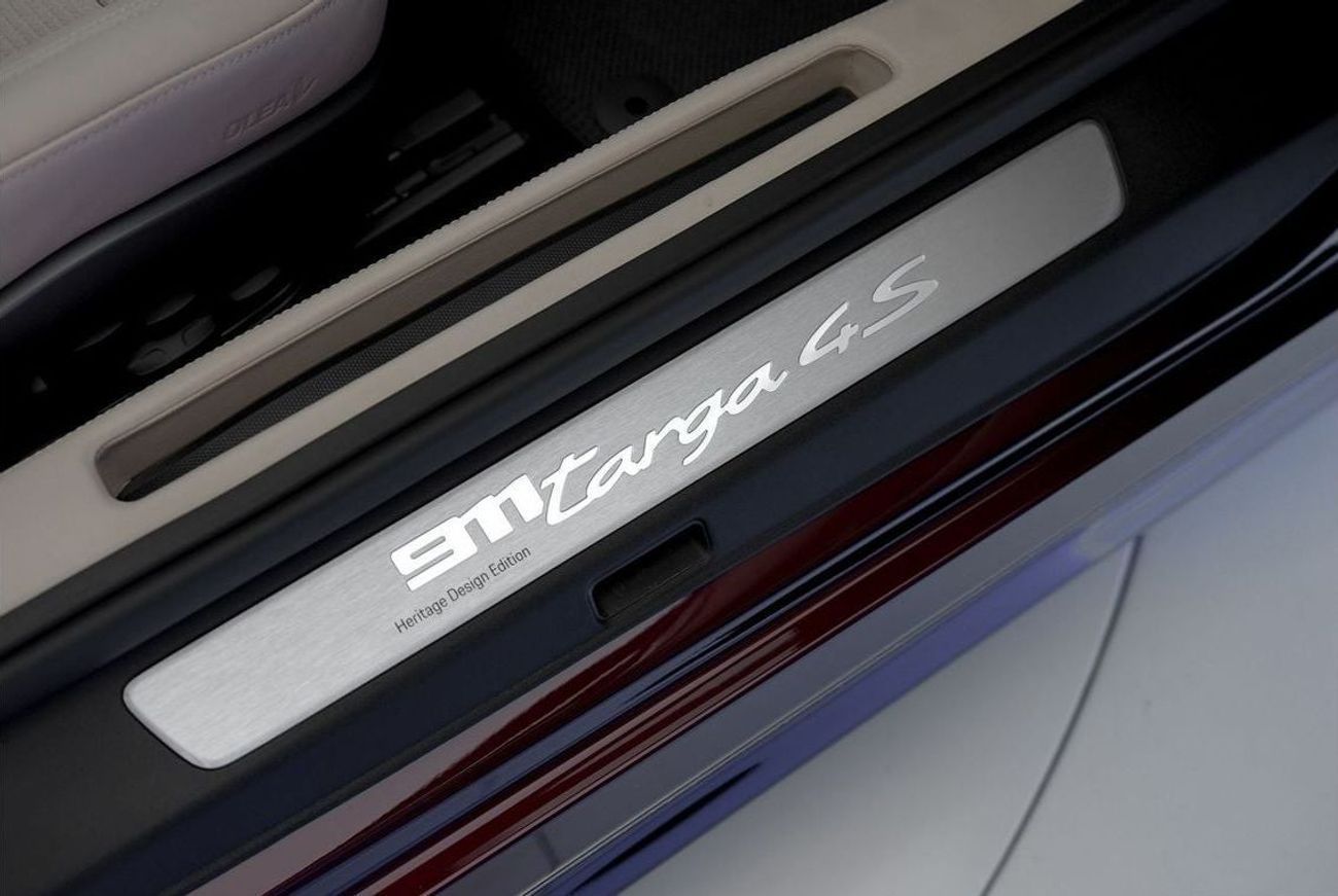 Porsche 911 Targa 4S Heritage 3.0L Targa