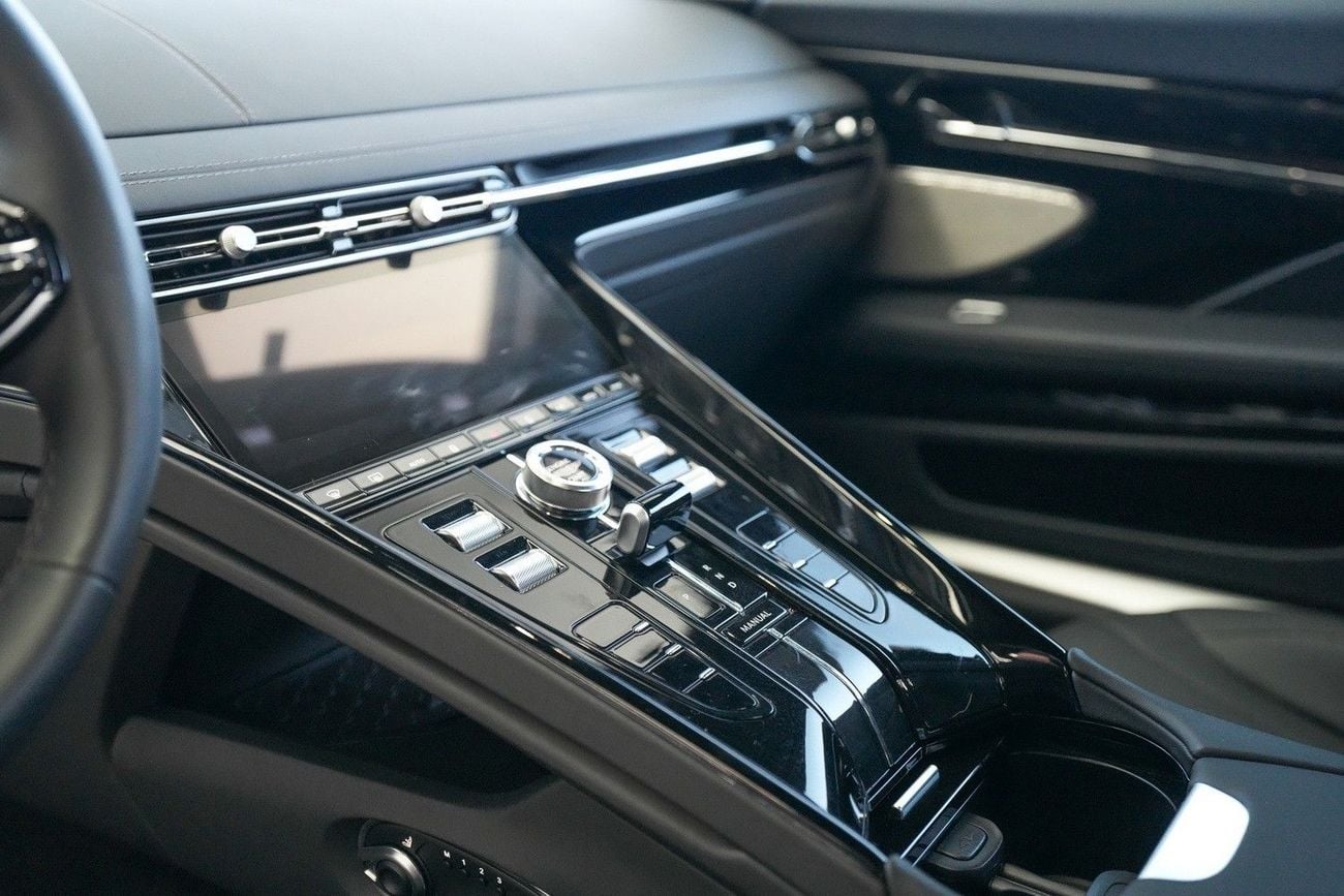 Aston Martin DB12 STD