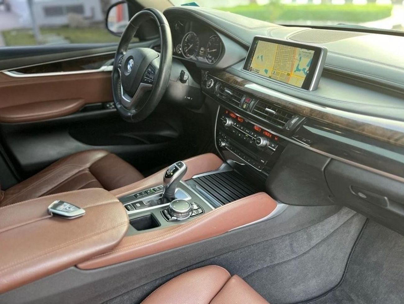 بي أم دبليو X6 50i لاكجري