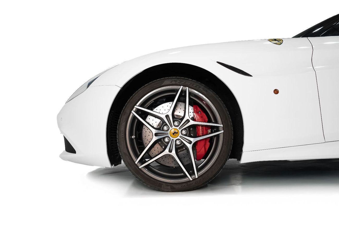 Ferrari California T Handling Speciale 3.9L VERY LOW MILEAGE | 2016 FERRARI CALIFORNIA T | HANDLING SPECIALE | CARBON LED
