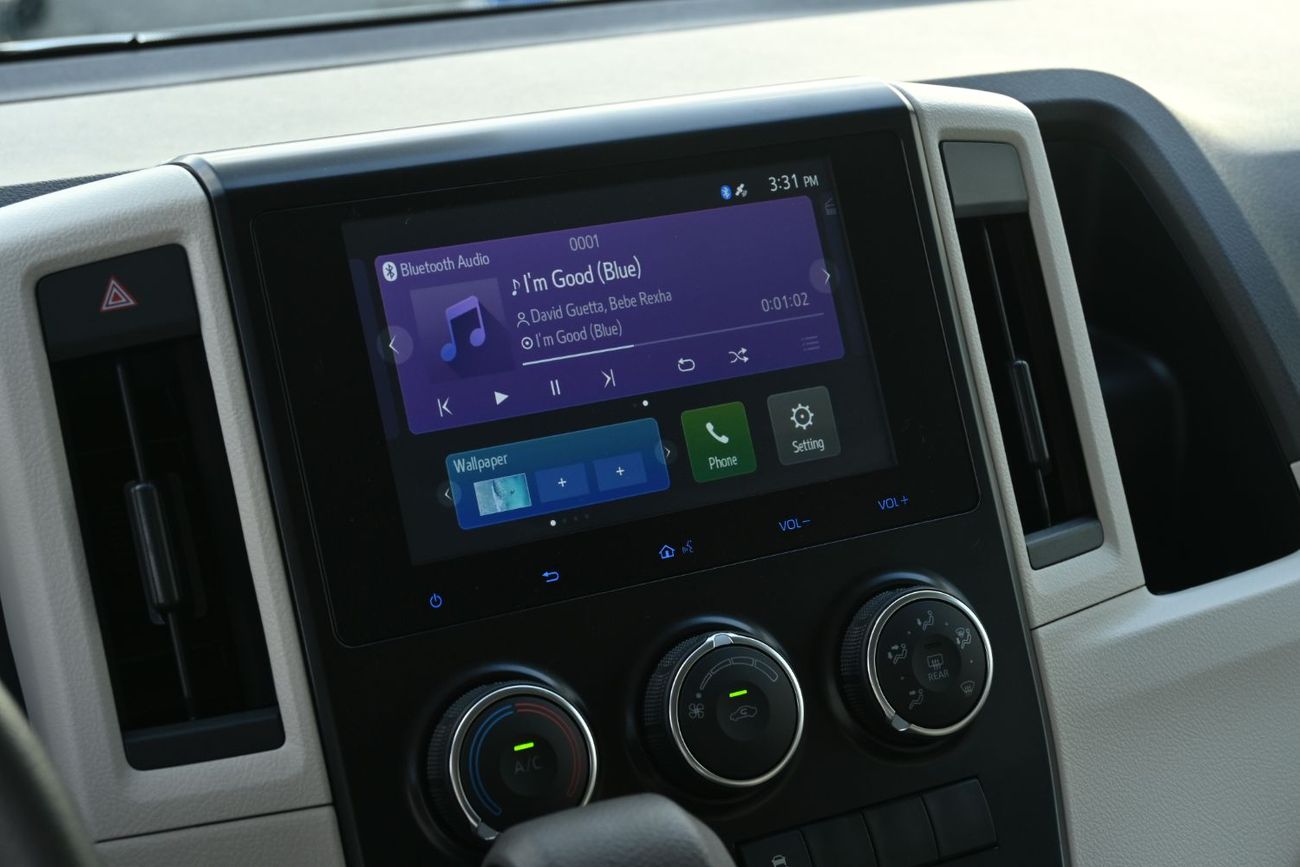 تويوتا هاياس Toyota Hiace GL Hi-Roof 3.5L V6 Petrol Automatic White Bumper, 12+1 Seater Model 2026