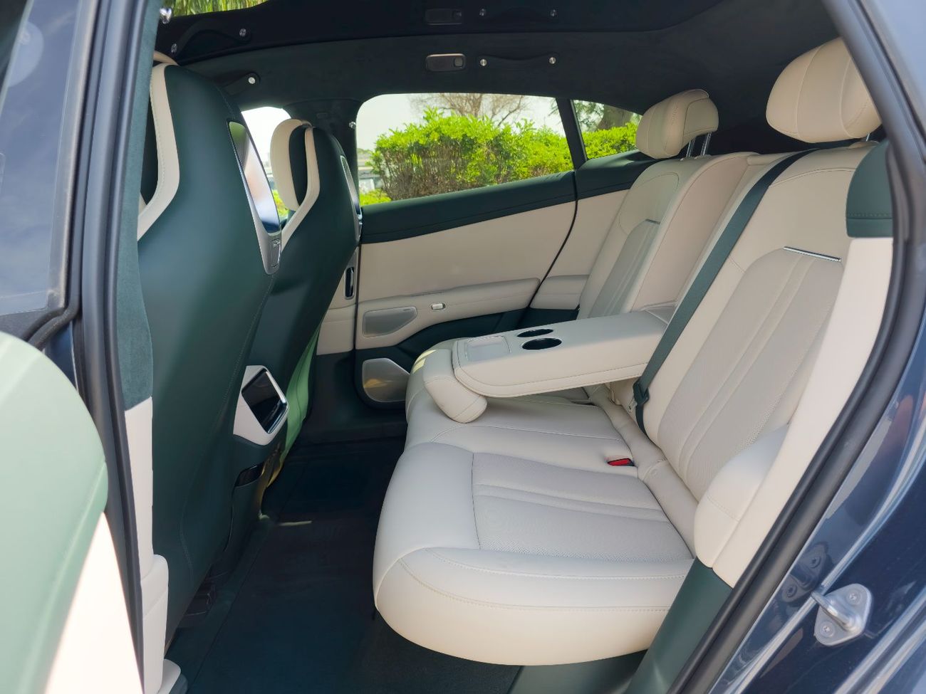 شاومى YU7 Xiaomi  Max YU7 2025 - With Master Account - Panorama - 21" Alloy Wheels - EVS Warranty