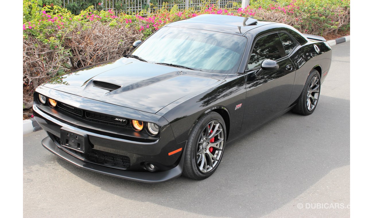 Dodge Challenger 2016/ SRT/ 6.4/ GCC/ FULL SERVICE HISTORY WITH WARRANTY UP TO 2022 OR 100K / al- futtaim