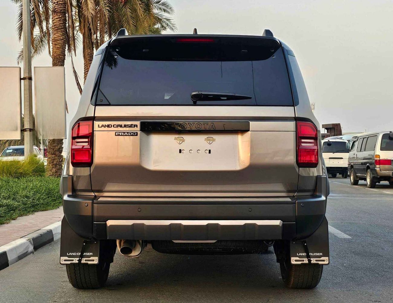 تويوتا برادو LUXURY, 2.8L V4 DIESEL, POWER SEAT WITH 360*CAM / HEADUP WITH SUNROOF (CODE # 68048)