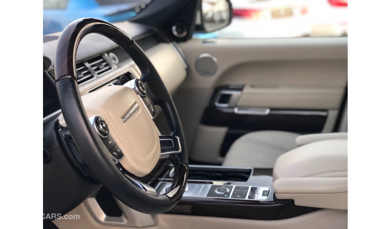 Land Rover Range Rover RANG ROVER SPORT SUPER CHARGE MODEL 2013 GCC car perfect condition full option panoramic roof 5 cam