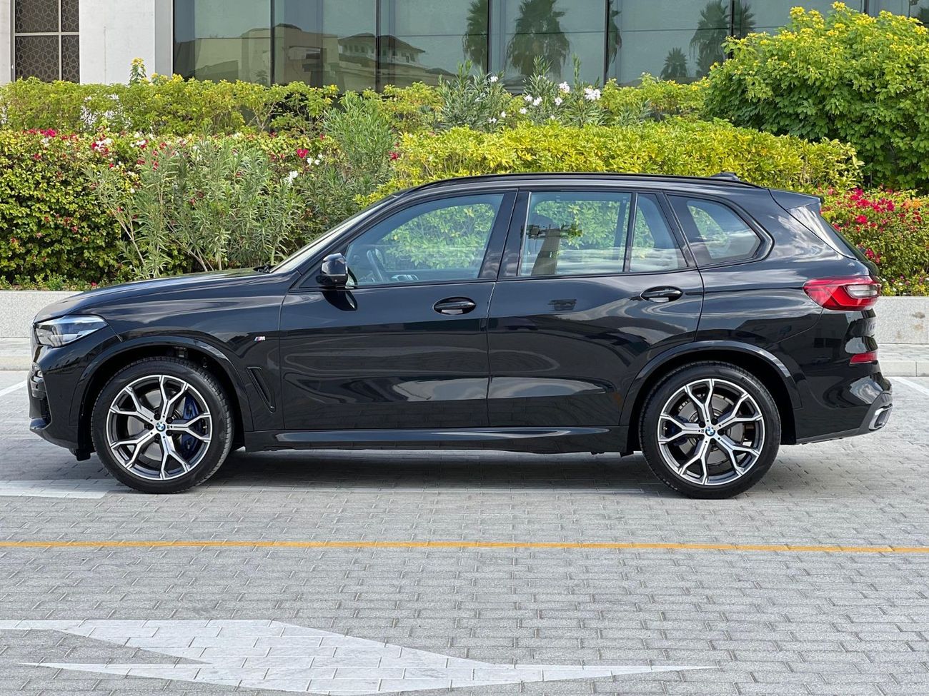 BMW X5 40i xDrive BMW X5 XDrive 40i M package  Head-Up Display  Panoramic Full Option  2020  Under warranty