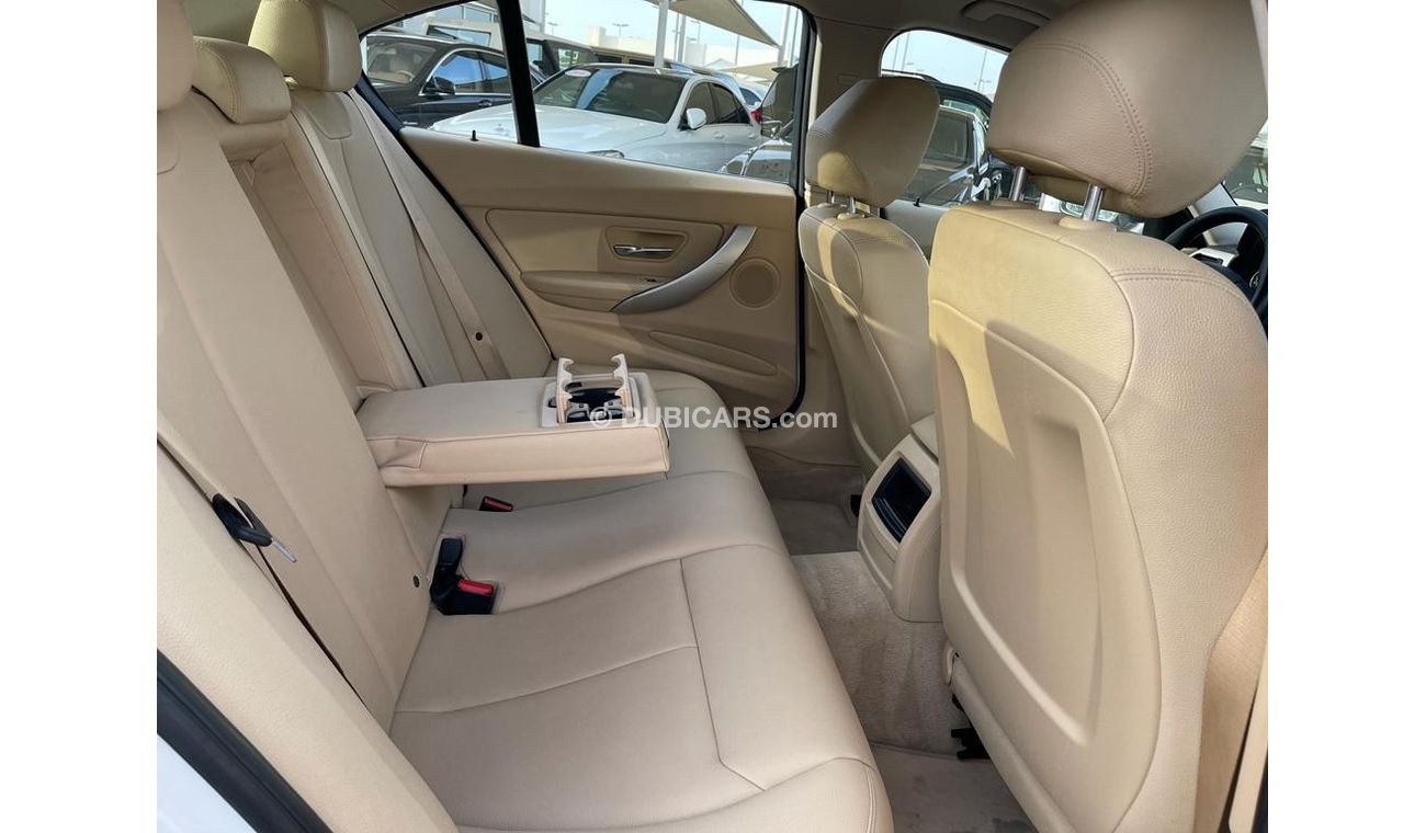 BMW 320i Exclusive BMW 320_Gcc_2018_Excellent_Condition _Full option