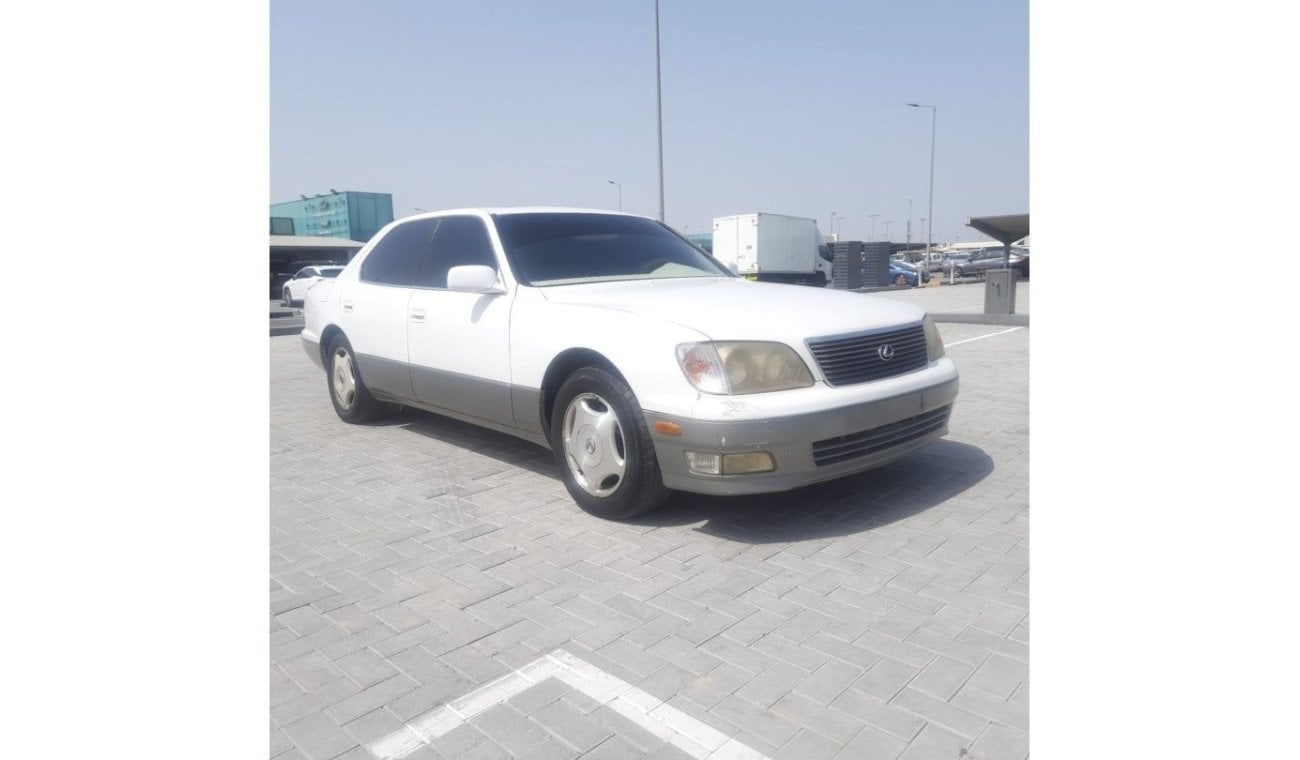 لكزس LS 400