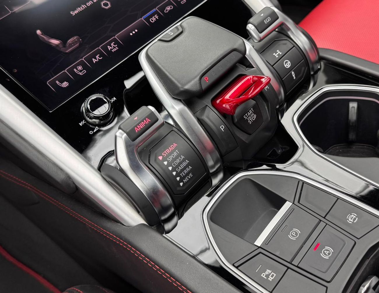 Lamborghini Urus STD 4.0T V8 2019 Lamborghini Urus, Full Lamborghini Service History, 1 Year Warranty, GCC