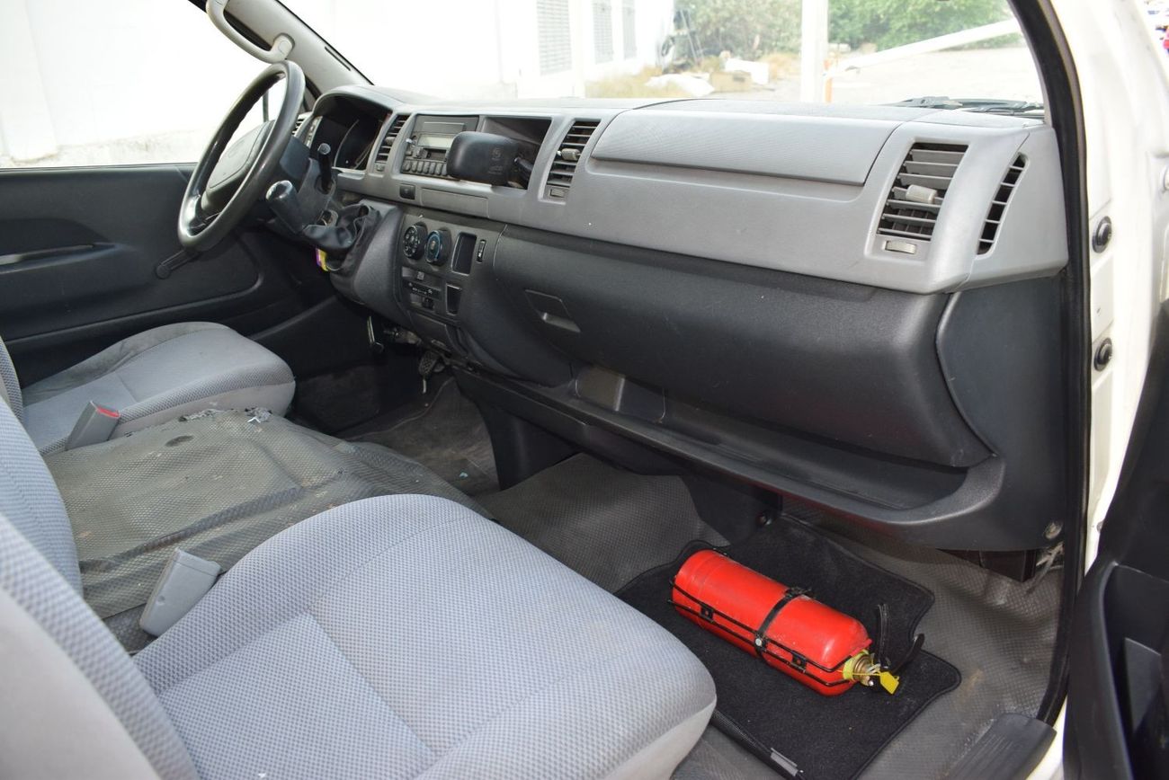 Toyota Hiace Toyota Hiace Highroof GL 15 seater, Model:2009. Excellent condition