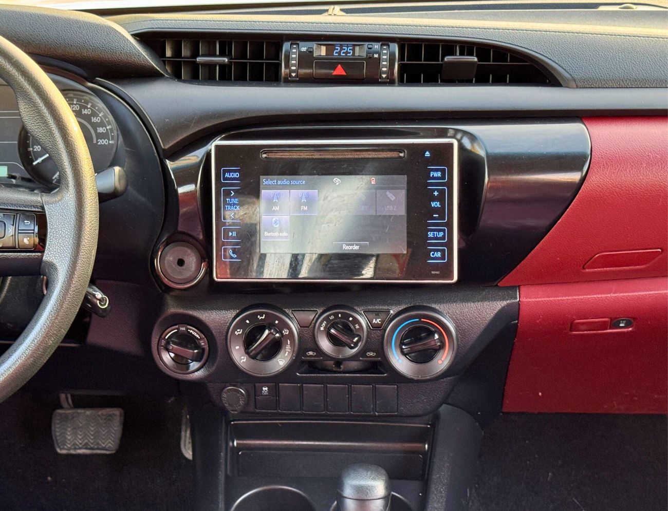 تويوتا هيلوكس DIESEL/ A/T / 4WD/ / EXPORT ONLY / LOT#85555