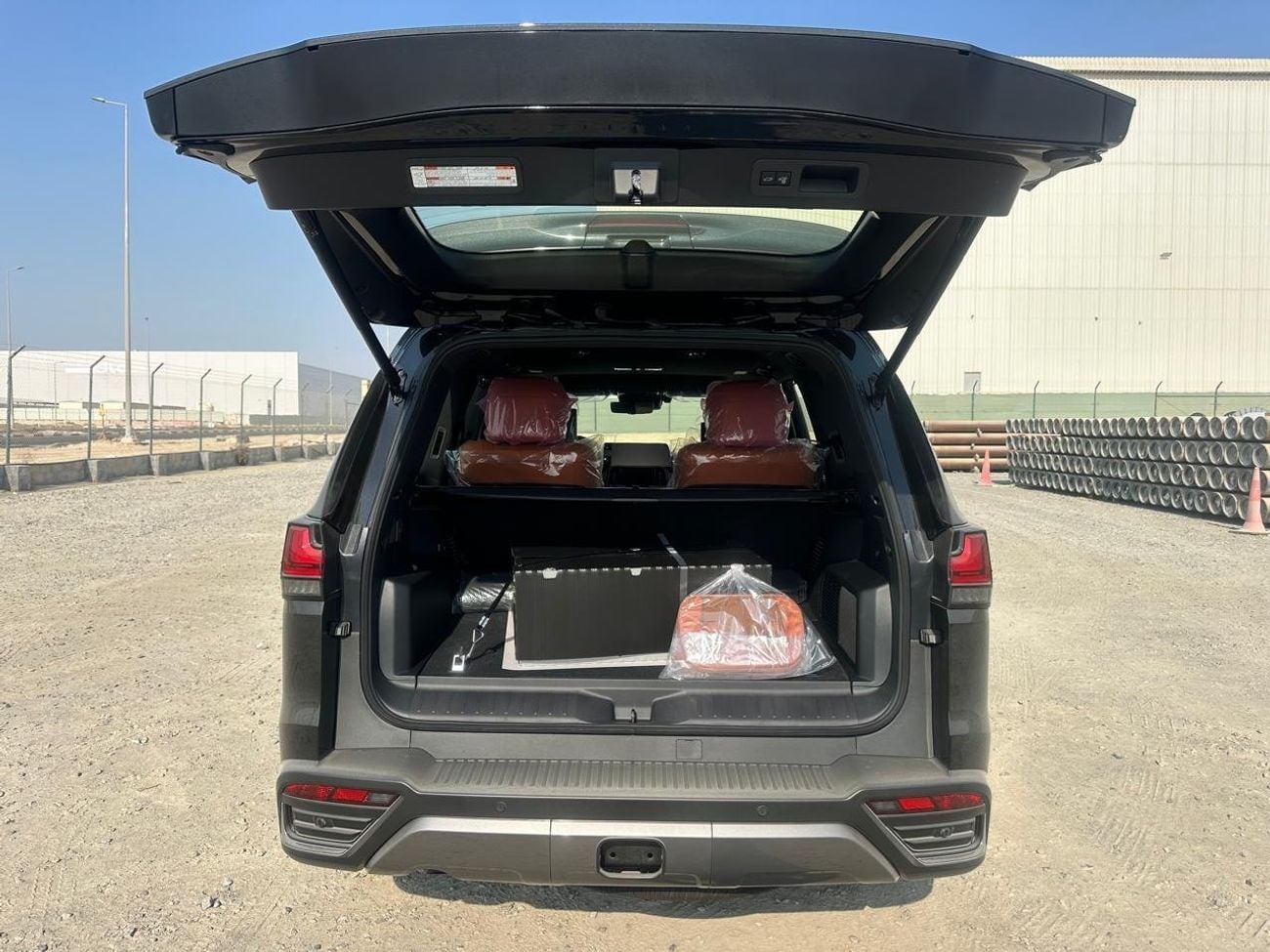 Lexus LX700h VIP 2026 Lexus LX700h VIP HEV (4-Seater) 3.5L V6 Twin-Turbo Hybrid A/T 4WD Export Only