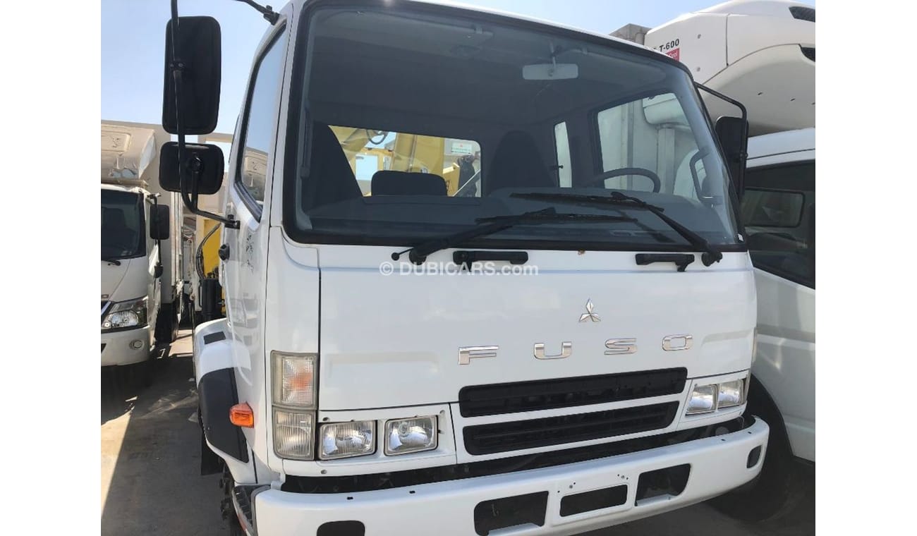 Mitsubishi Fuso Canter Mitsubishi Fuso 7 ton truck With 4 Ton Crane,model:2017. only done 15000 km
