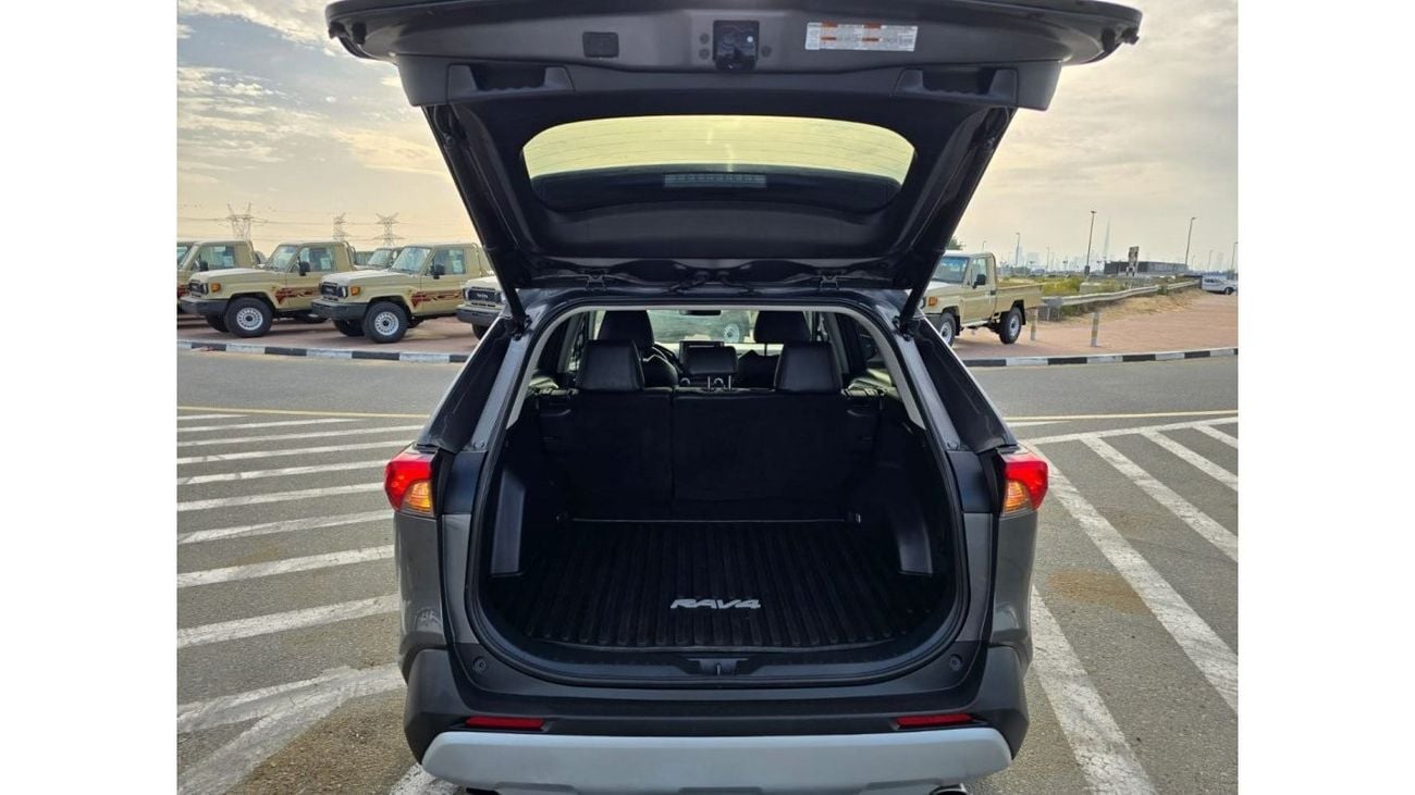 Toyota RAV4 *Offer* 2020 Toyota RAV4 XLE 4x4 AWD Hybrid Full option - UAE PASS 5% VAT Applicable for UAE Registr