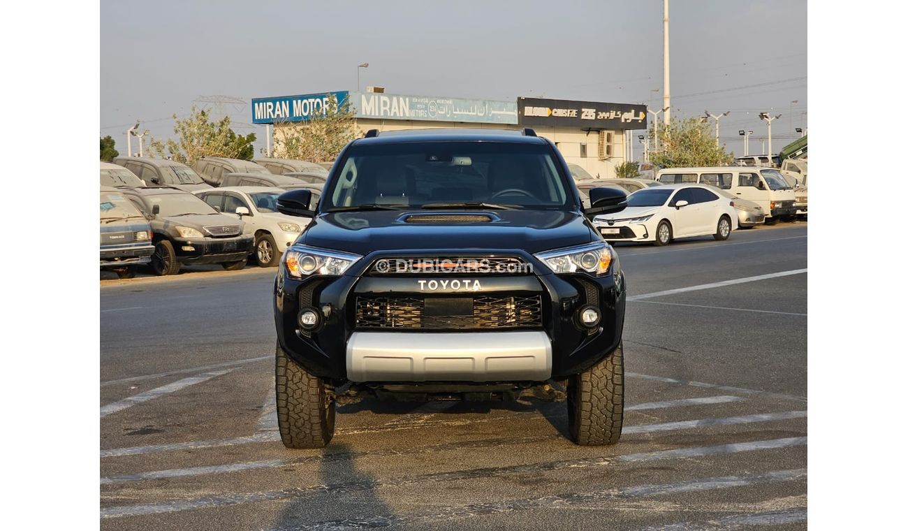 Toyota 4Runner 2022  Toyota 4RUNNER SR5 full option sunroof, 4x4 and 360 cameras