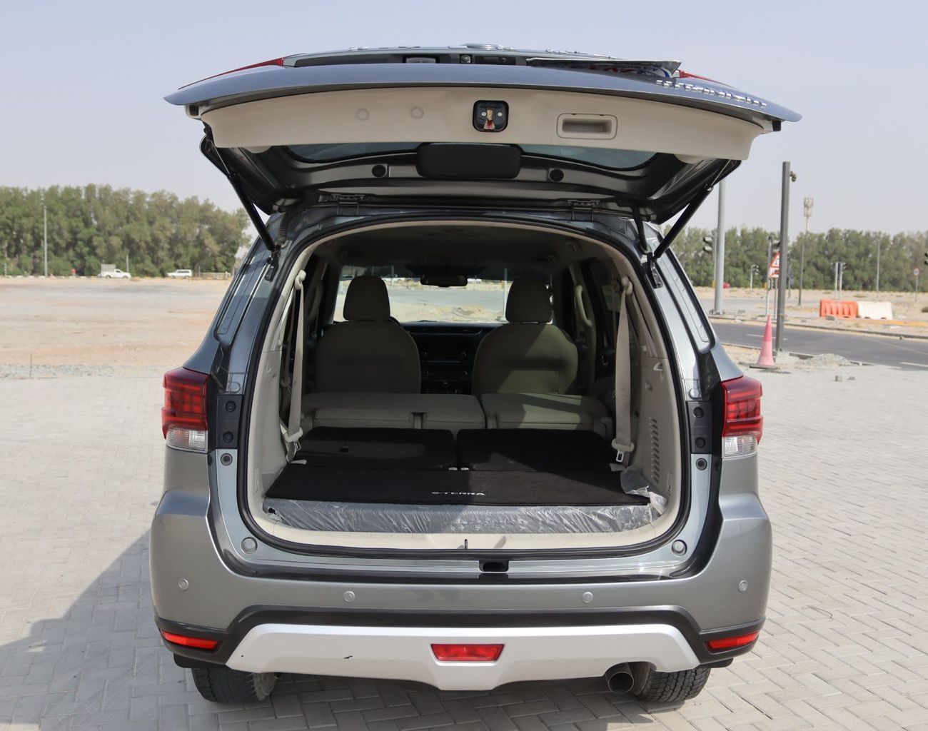 Nissan XTerra Titanium 2.5L 4WD 2022 NISSAN X-TERRA-TITANIUM GCC model in excellent condition without accidents -