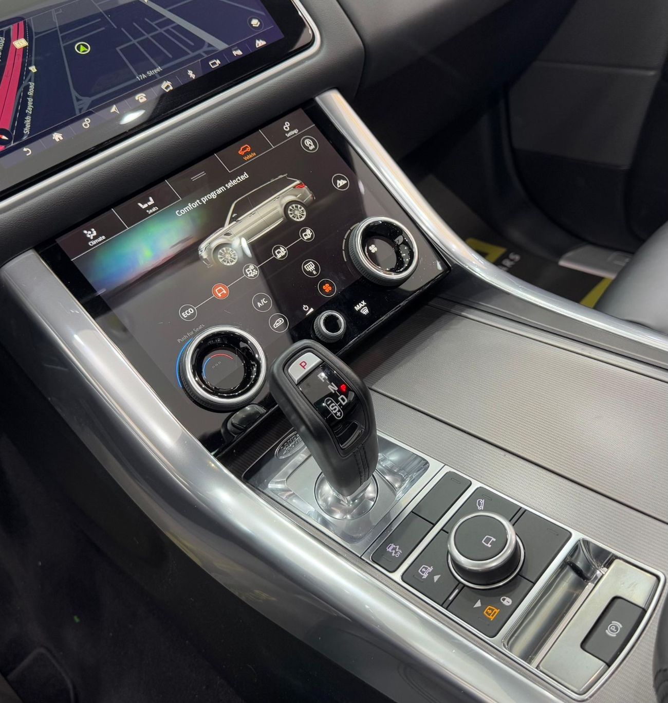 لاند روفر رينج روفر سبورت HSE 3.0L (340 HP) 2019 Range Rover Sport HSE, 1 Year Warranty, Full Service History, GCC