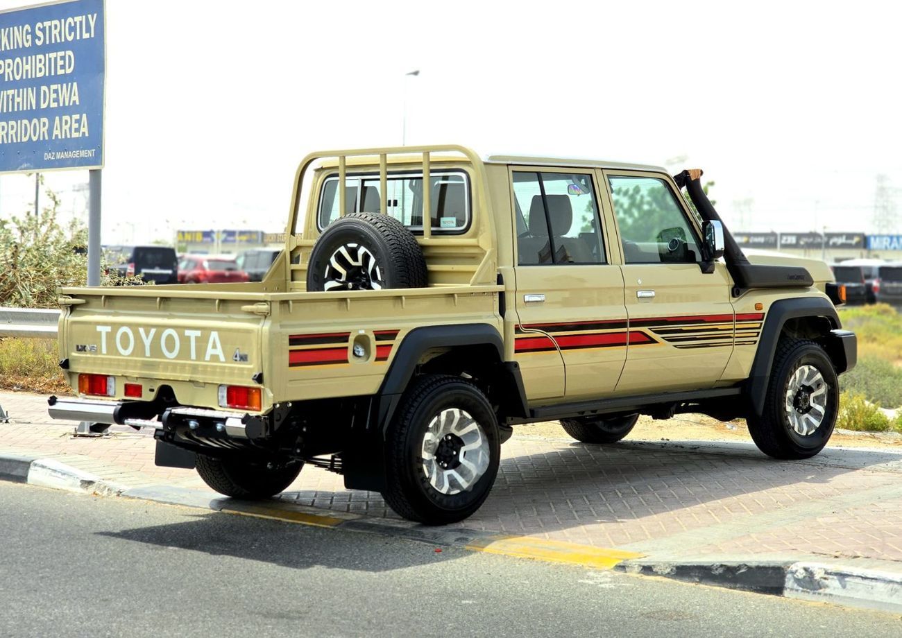 Toyota Land Cruiser Pick Up TOYOTA LC79 PETROL DOUBLE CABIN 4.0 - FULL OPTIONS - AT - 2025 - BEIGE - OMANI
