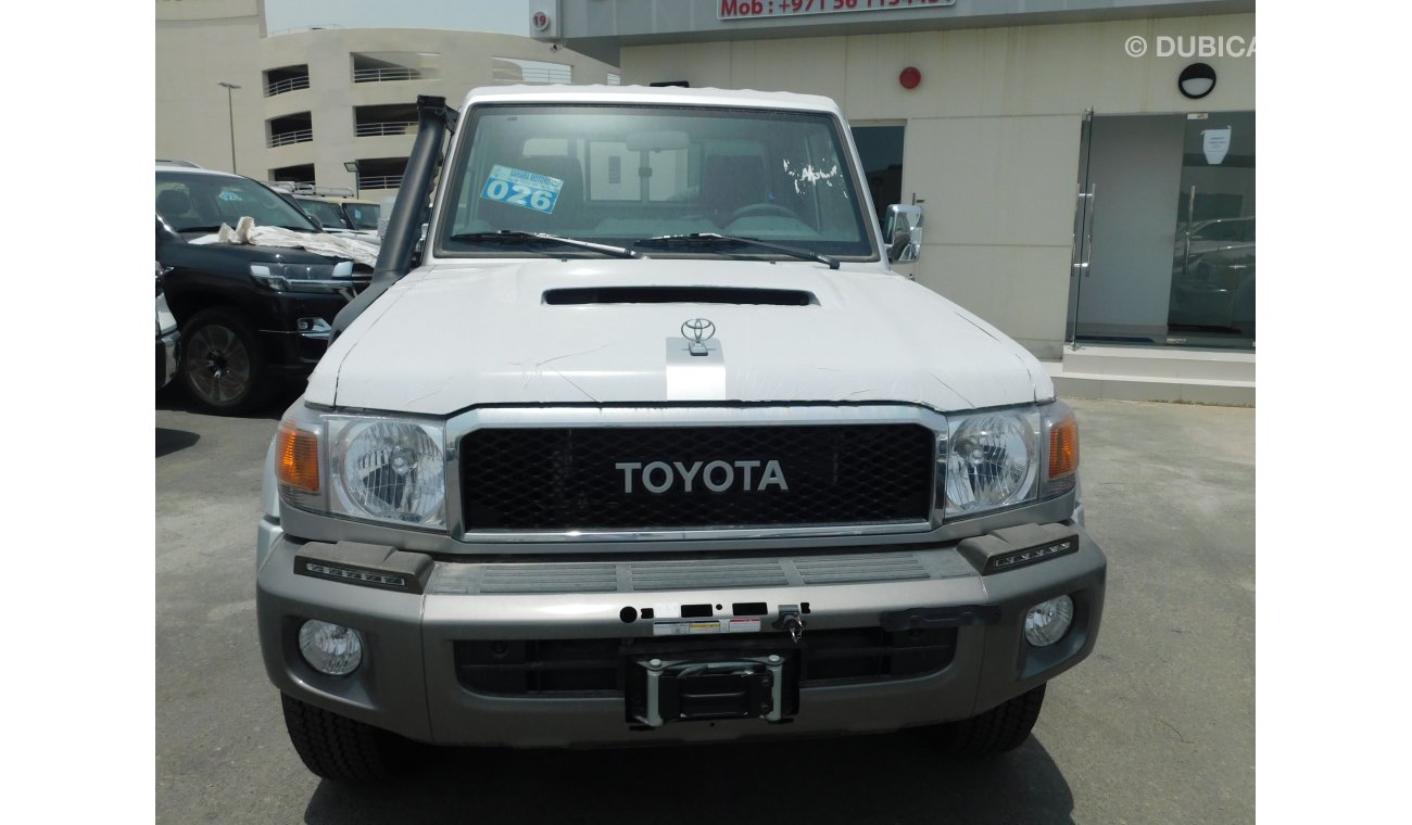 Toyota Land Cruiser Pick Up 79 SINGLE CAB PICKUP LX V8 4.5L DIESEL MANUAL TRANSMISSION WITH WINCH