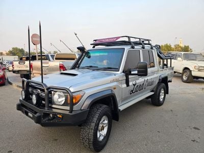 Toyota Land Cruiser Toyota landcruise pickup 2015 Model 4.5L Diesel engine Colour sliver Transmission Manual Interior bl