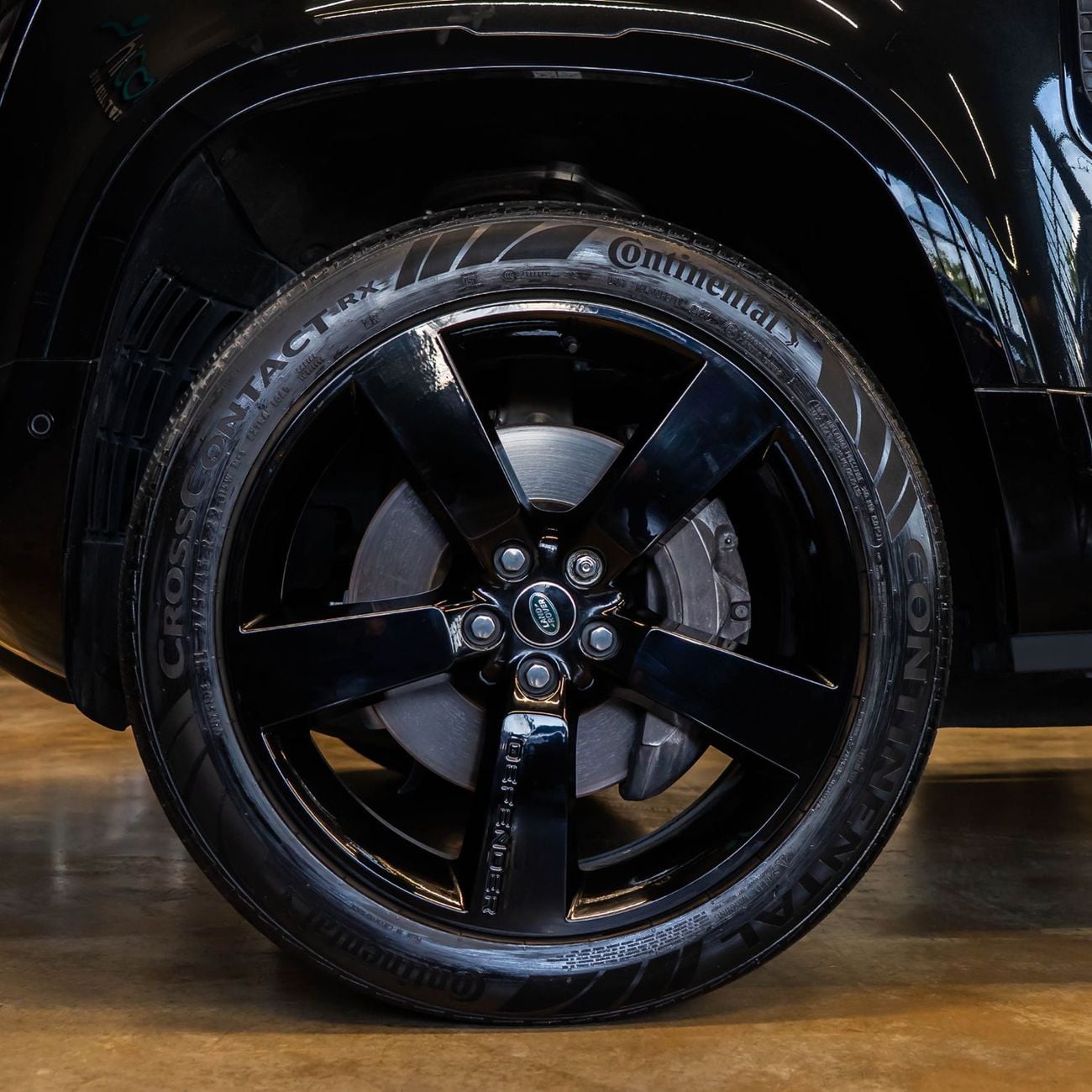 Land Rover Defender 110 X-DYNAMIC HSE P400 AED 4,599 pm  • 0% Downpayment • Defender X-Dynamic P400 HSE • 1 Year Warranty