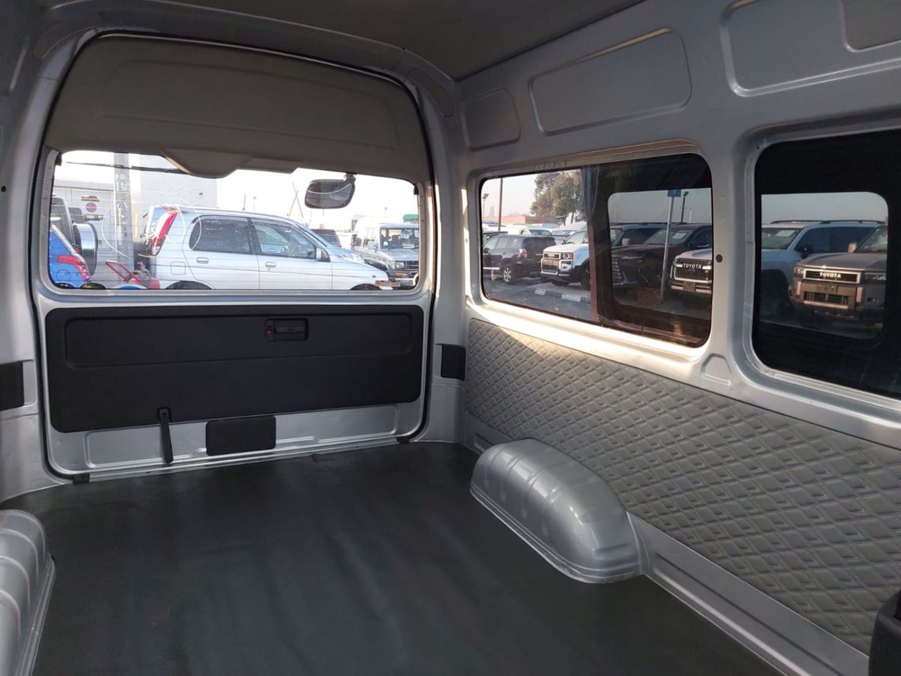 Toyota Hiace TOYOTA HIACE VAN RHD 2023 MODEL 2.8 L DIESEL AUTOMATIC(PM003751)