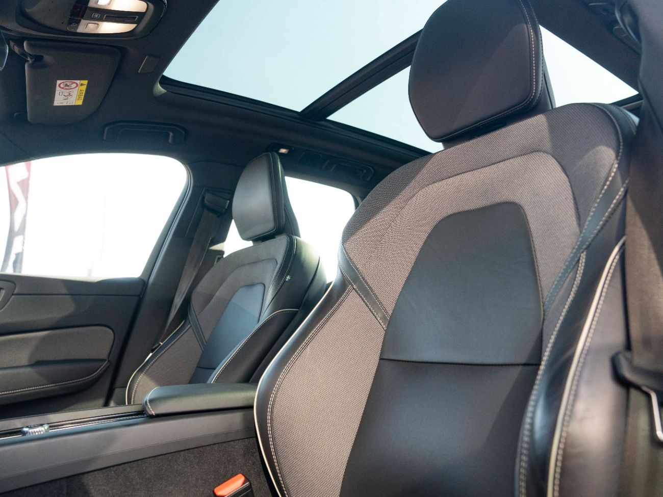 Volvo XC60 B5 ULTIMATE DARK