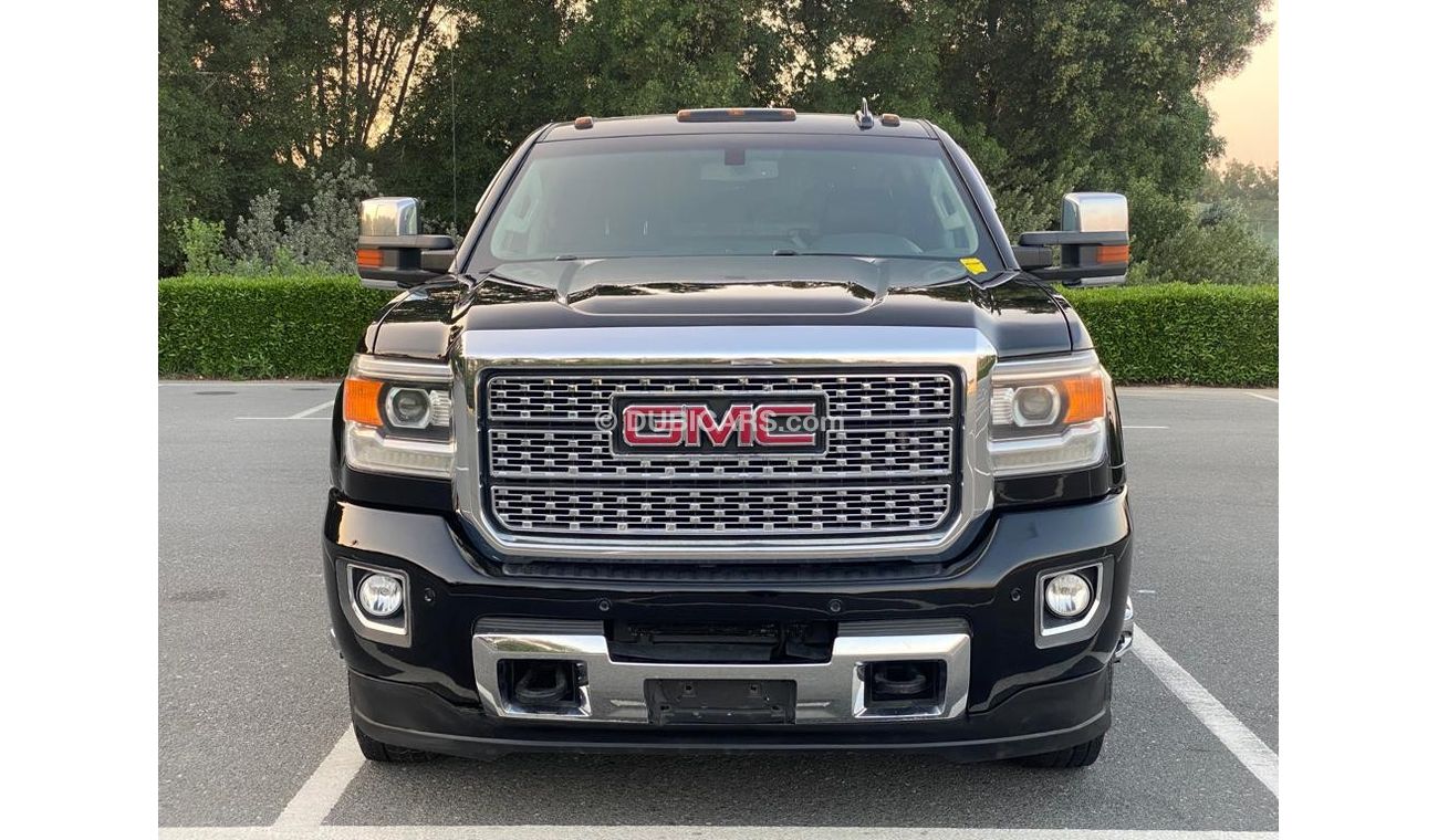 GMC Sierra 3500 HD Denali GMC Sierra Denali HD 2015 Diesel Perfect Condition - Accident Free