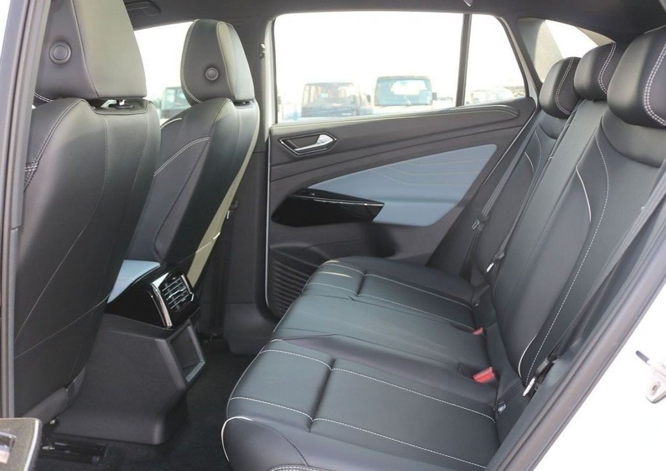 فولكس واجن ID.4 2022 | PURE+ 100% ELECTRIC INTELLIGENT SUV FULL OPTION WITH PANORAMIC SUNROOF