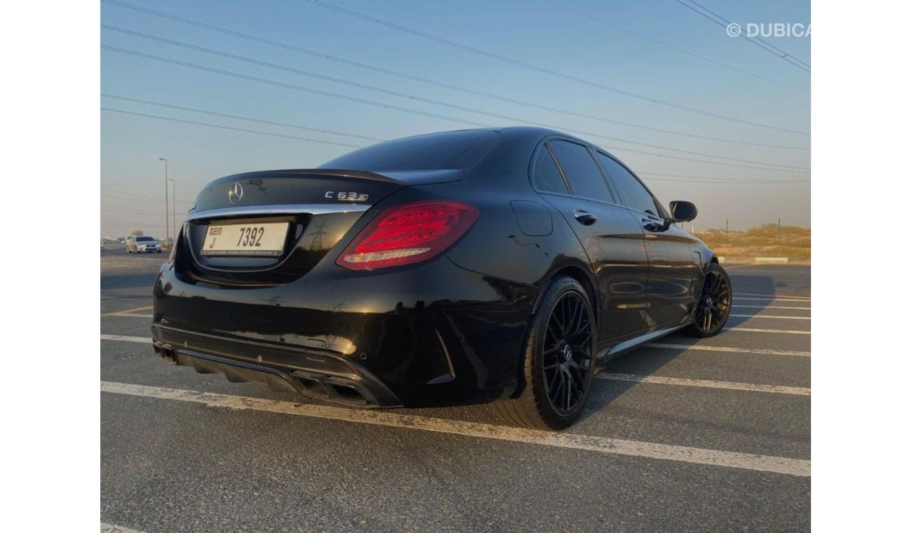 مرسيدس بنز C 63 AMG سياره نظيفه جدا بحاله ممتازه صبغة وكاله