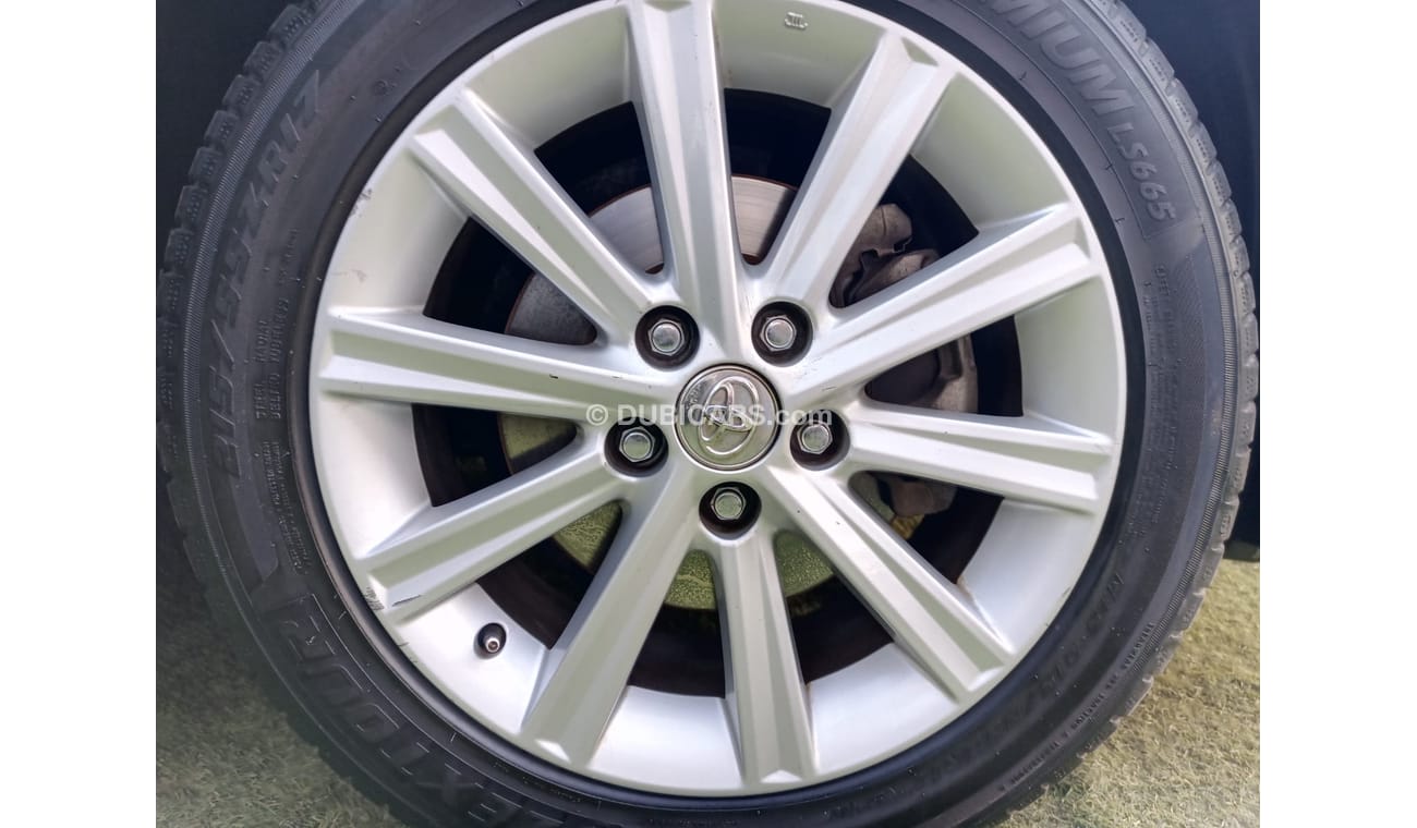 تويوتا كامري خليجى موديل 2016 بصمة مثبت سرعة تحكم رنجات حساسات خشب بحالة ممتازة لاتحتاج لأى مصاريف