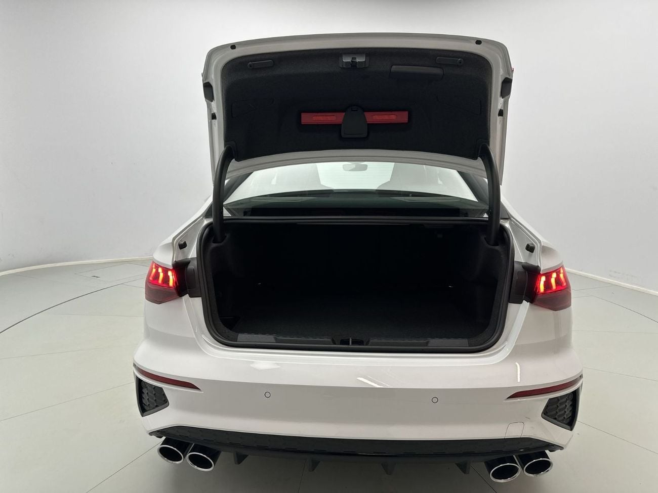 Audi S3 TFSI quattro 2.0L Sedan 290hp High (Ref# 03500)