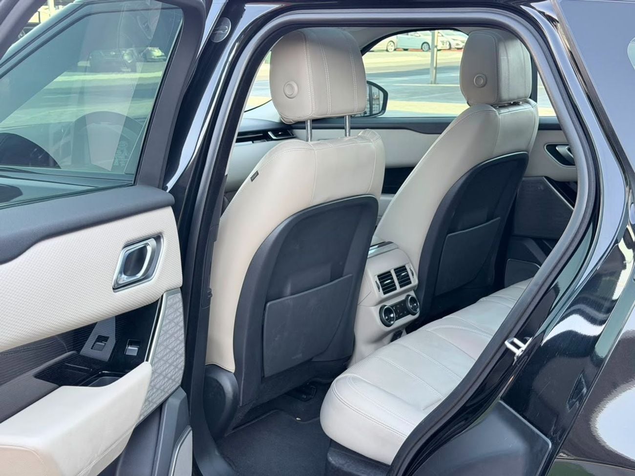 Land Rover Range Rover Velar R-DYNAMIC SE